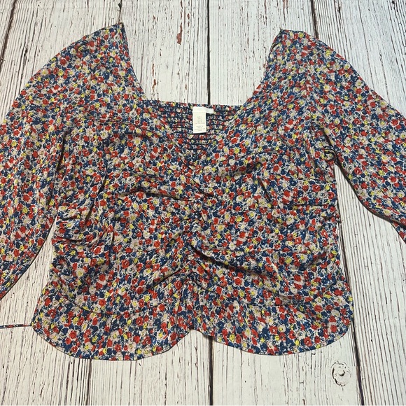 💎BOGO FREE💎H&M Puff Sleeved Peplum Blouse - Picture 2 of 9